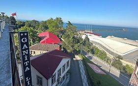 Ganita Life Hotel